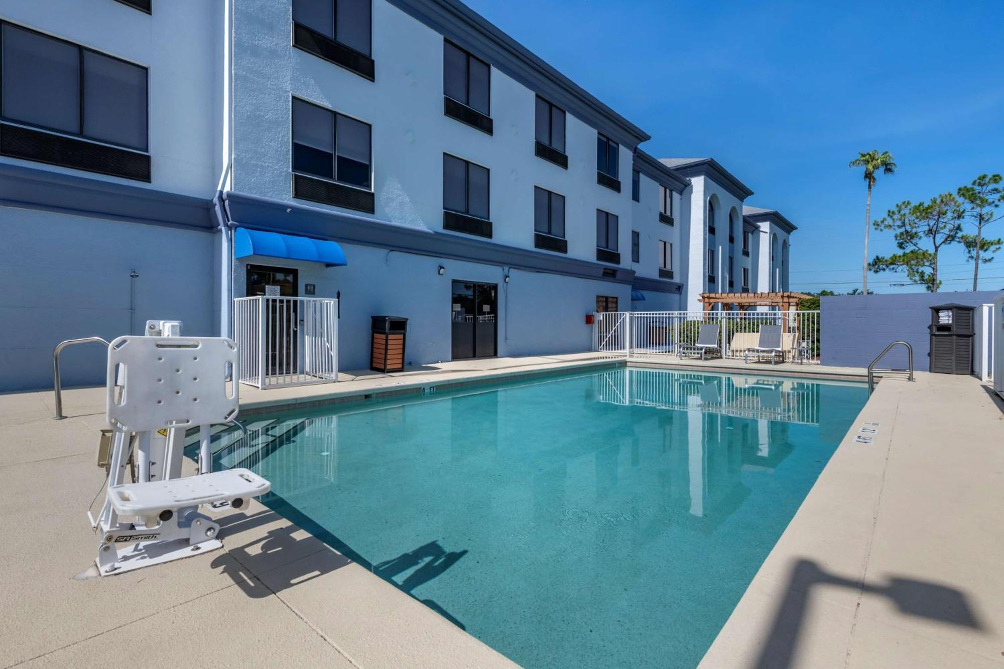 Best Western Plus Orlando East - Ucf Area Hotel Exterior photo